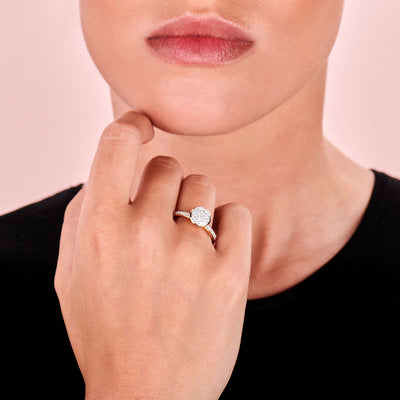 Roségouden ring met diamant pavé gezet.