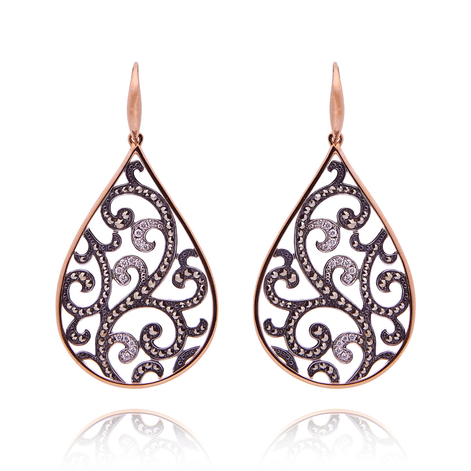 Roségouden oorhangers gecombineerd met zilver