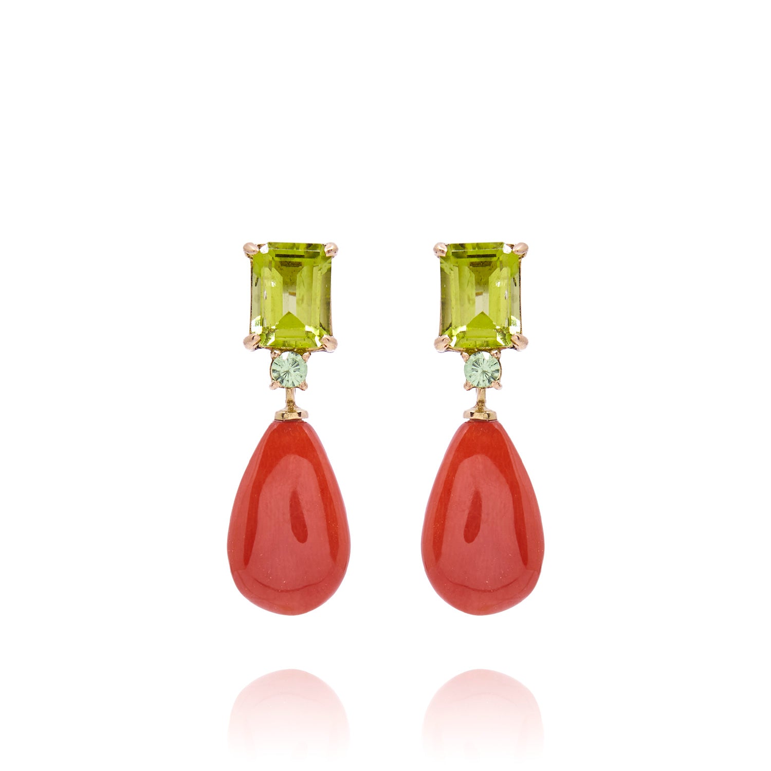 Geelgouden oorhangers met peridot, tsavoriet en koraal