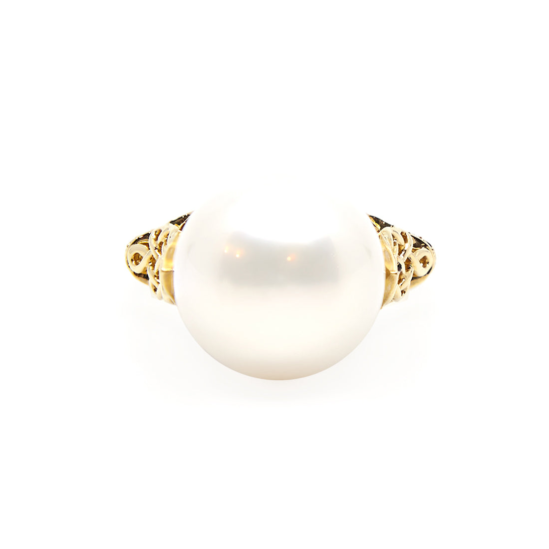 Yellow gold ring with diamond and South Sea pearl