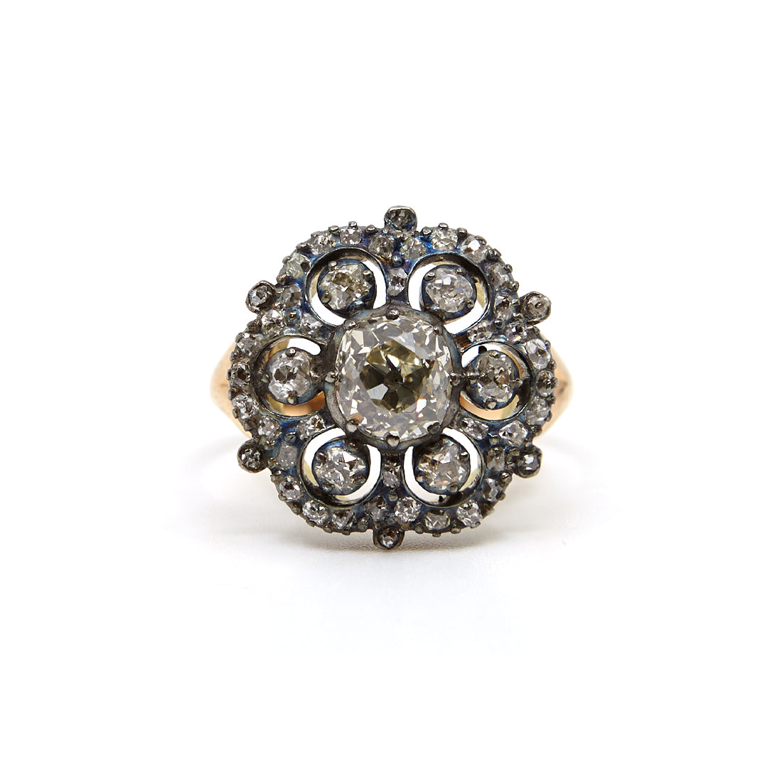 Antiker Gelbgoldring mit Diamant im Rosenschliff