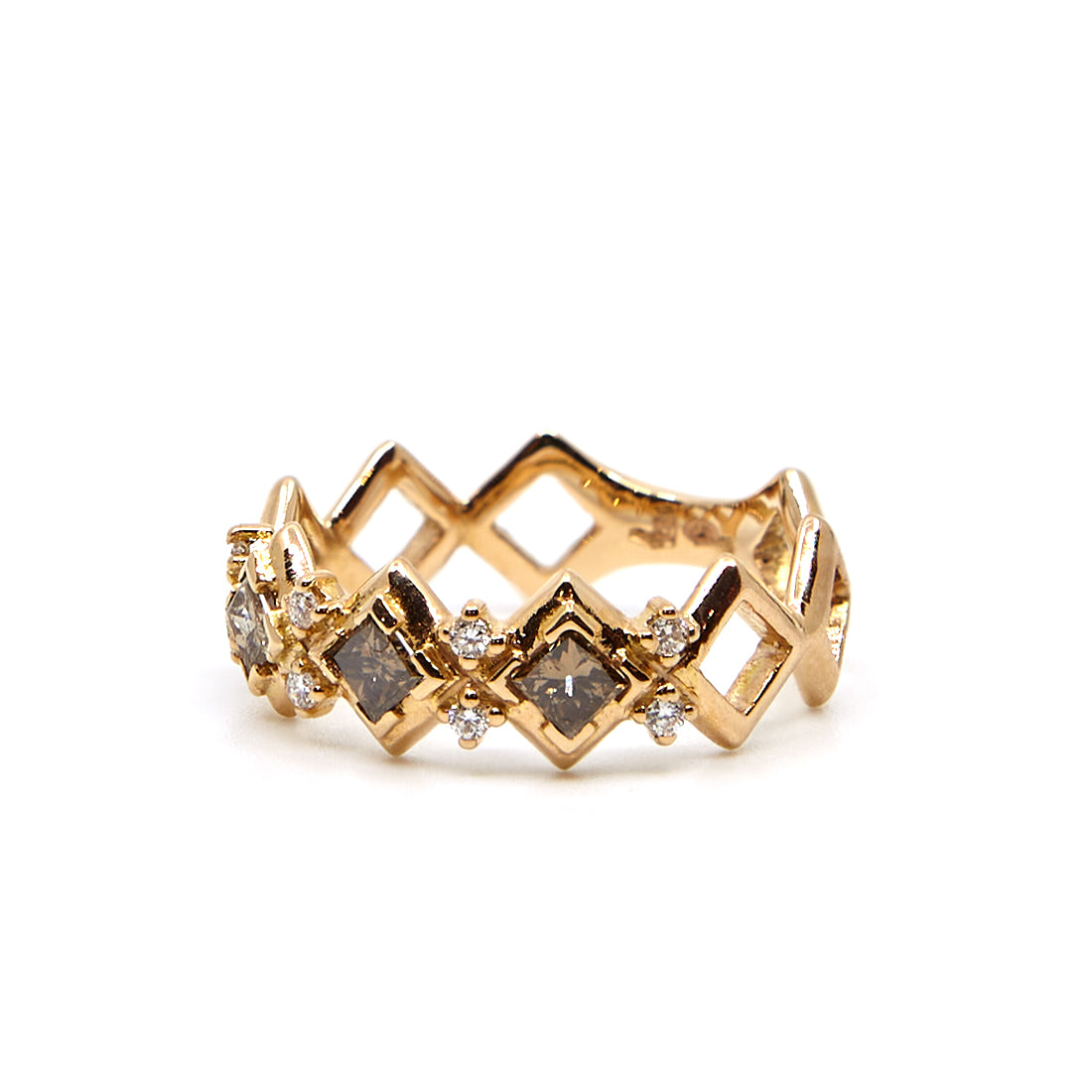 Ring aus Roségold mit braunen und weißen Diamanten