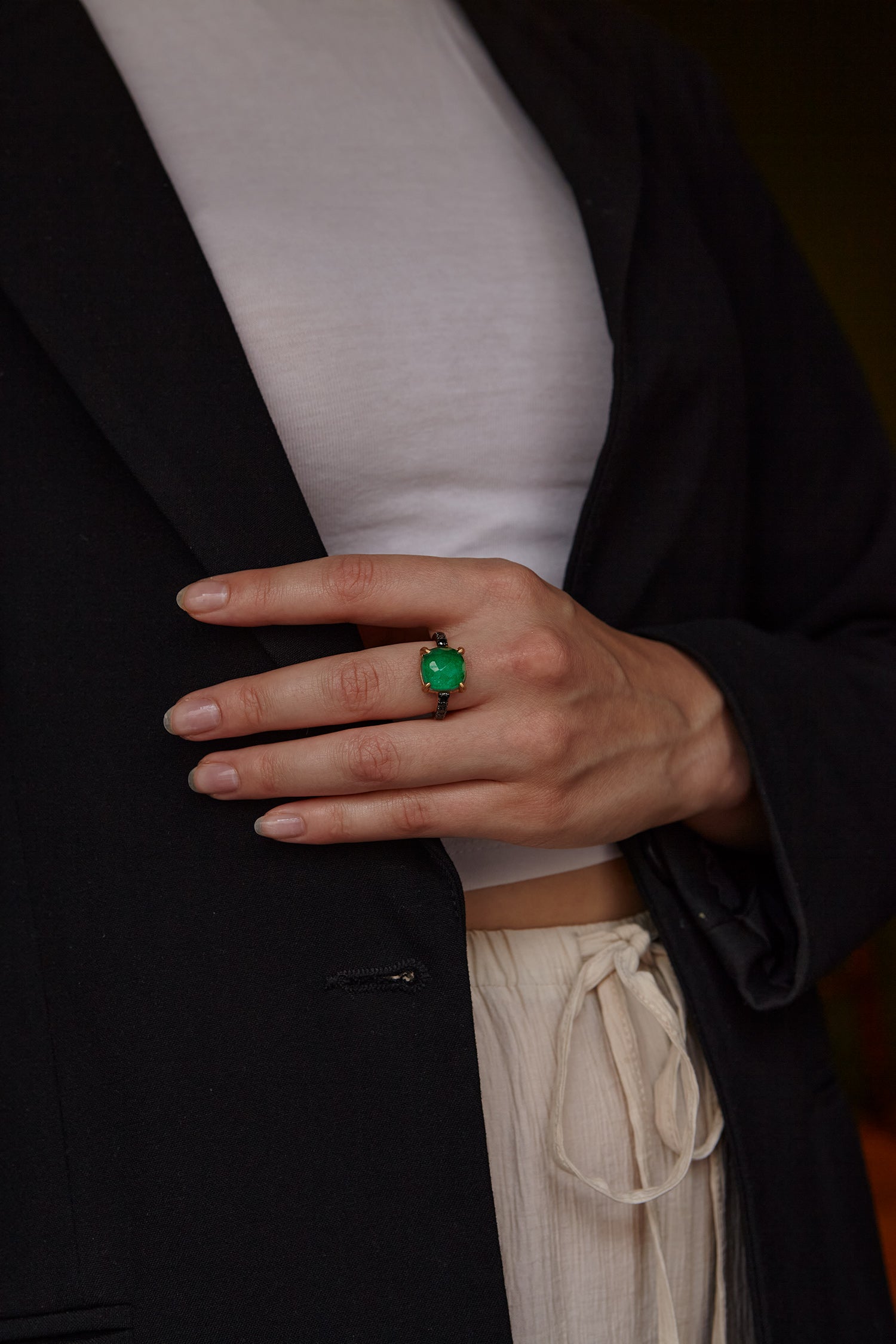 Ring aus Roségold mit schwarzem Diamant, Malachit und Bergkristall