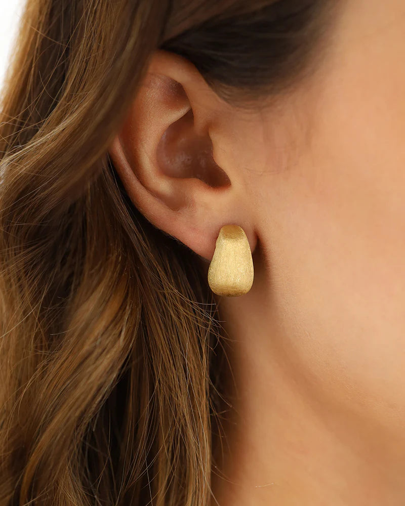 Yellow gold ear jewelry in three ways to wear ''Cashmere''