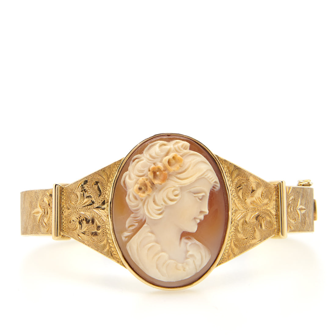 Antique yellow gold bracelet with shell cameo