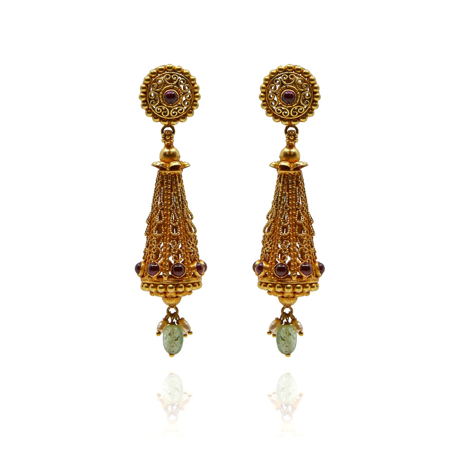Handgefertigte Ohrringe aus Gelbgold mit Rubin, Jade und Perlen