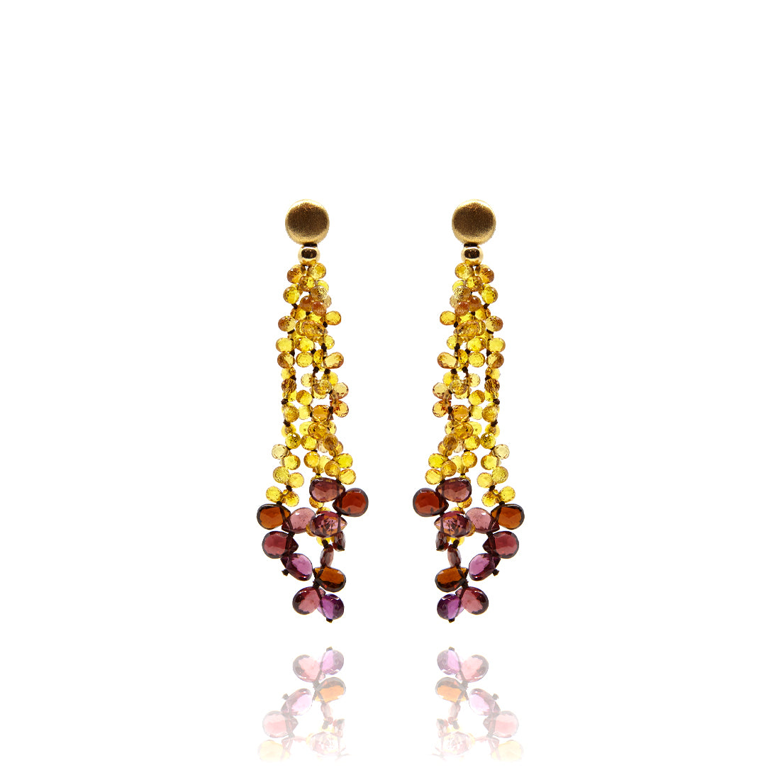 Yellow gold earrings with sapphire.
