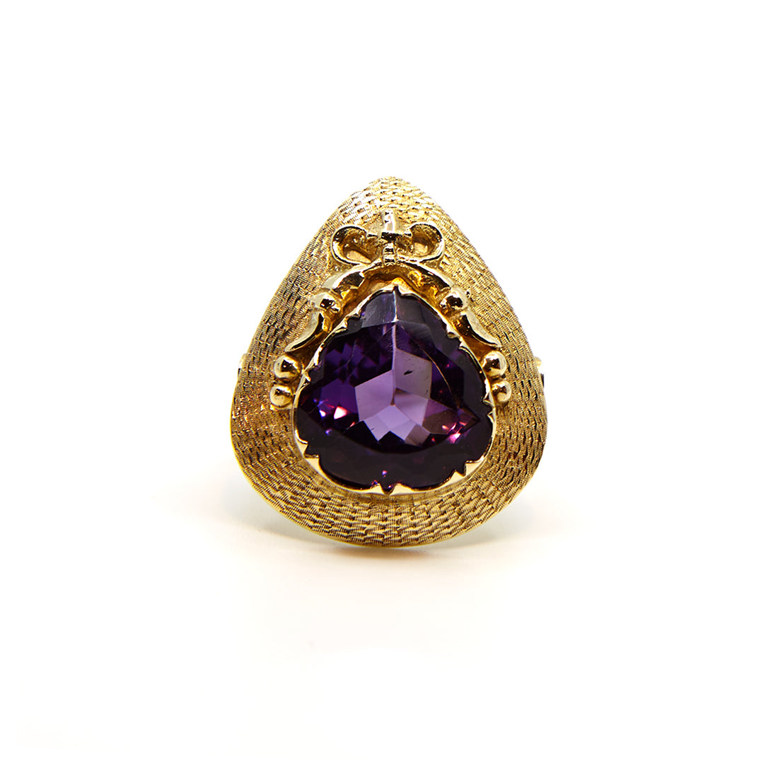 Yellow gold ring with Amethyst