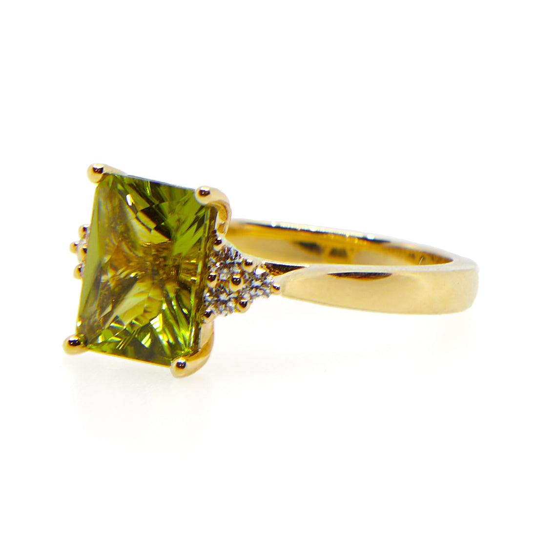 Gelbgoldring mit Peridot und Diamant