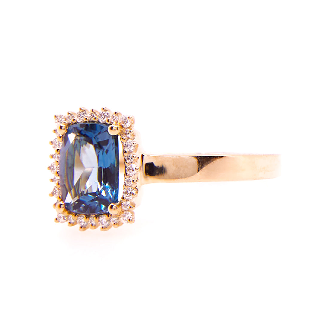 Ring aus 14 Karat Gelbgold mit rechteckigem Londoner Blautopas und Diamant