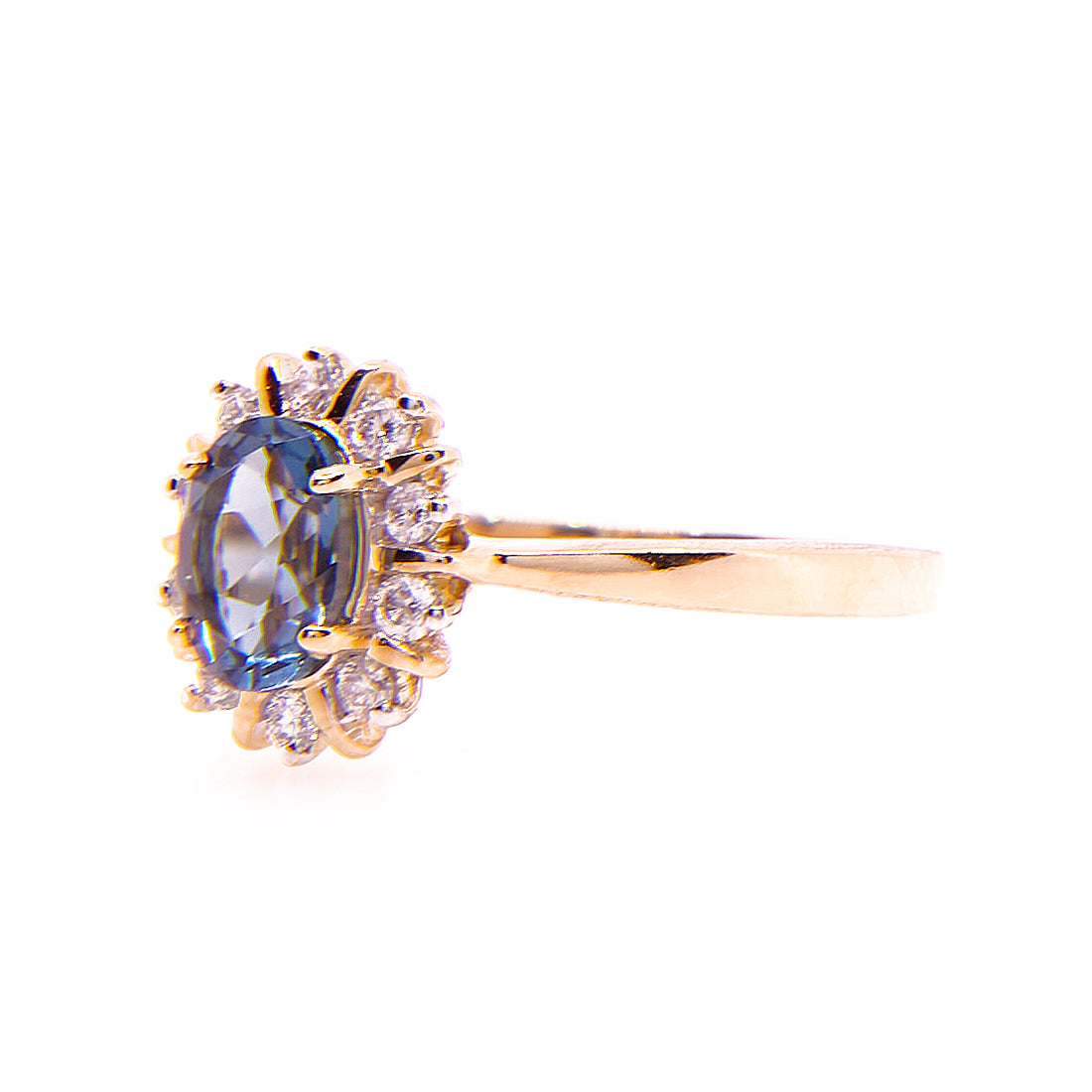 Entourage-Ring aus 14 Karat Gelbgold mit Londoner Blautopas und Diamant