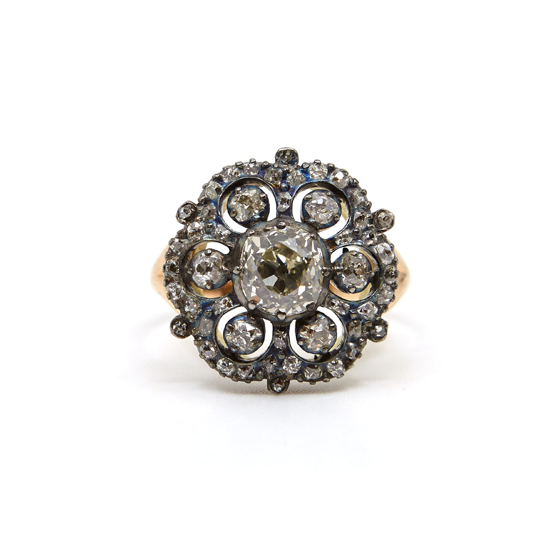 Antiek geelgouden ring met roosgeslepen diamant