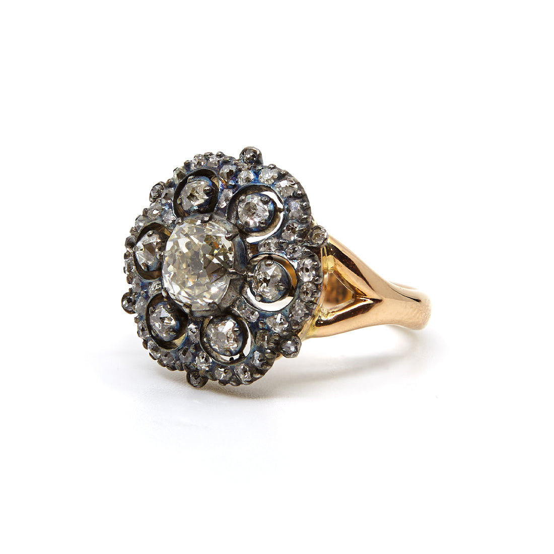 Antiek geelgouden ring met roosgeslepen diamant