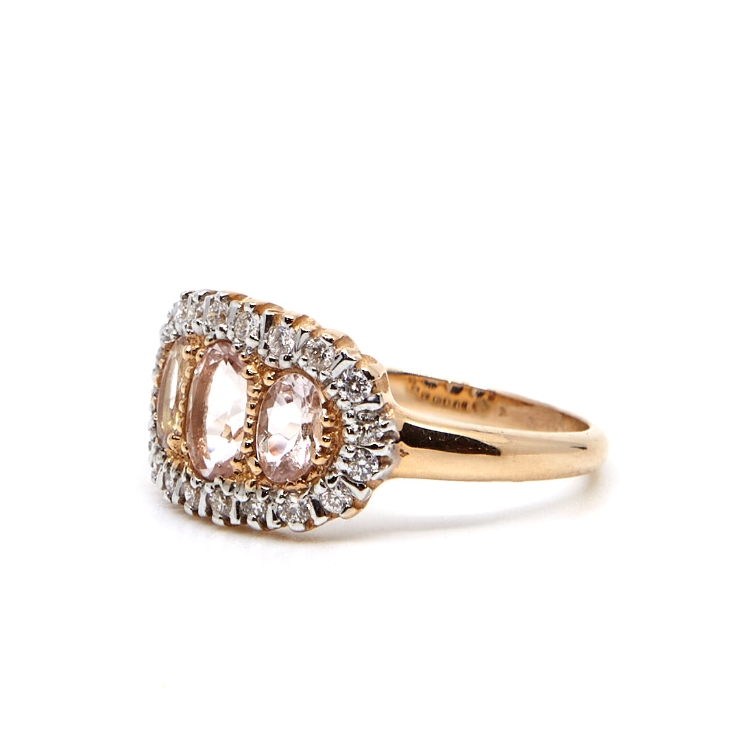 rose gold ring with morganite and diamond 