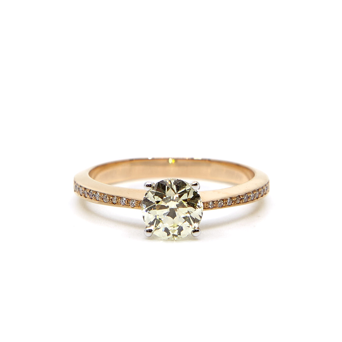 Rose gold solitaire ring with diamond 